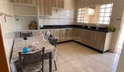 Casa com 2 quartos à venda na Rua Clodomiro Ferreira Camargo, 139, Jardim Chapadão, Campinas, 76 m2 por R$ 610.000