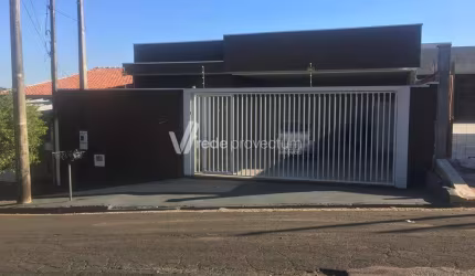 Casa com 3 quartos à venda na Arnaldo Luiz Camargo, 105, Jardim Maria Rosa, Valinhos, 163 m2 por R$ 870.000