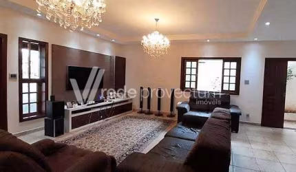 Casa com 4 quartos à venda na Rua XV de Novembro, 399, Centro, Monte Alegre do Sul, 280 m2 por R$ 1.000.000