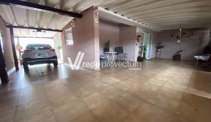 Casa com 2 quartos à venda na Estrada Francisco Von Zuben, 75, Vila Santo Antônio, Valinhos, 170 m2 por R$ 690.000
