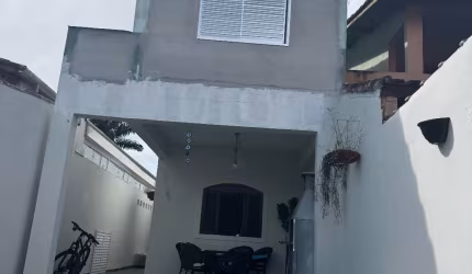 Vendo sobrado no Porto Novo em Caraguatatuba. Próximo à praia