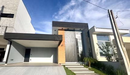 Belíssima casa à venda no Condomínio Reserva, localizado na Cidade de Botucatu-