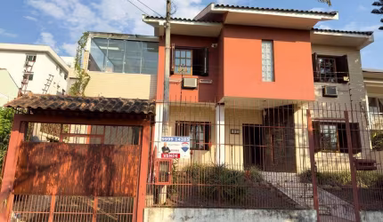 Casa com 4 Quartos e 3 banheiros, 431 m²