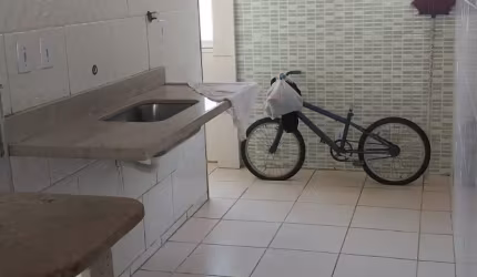 Linda casa dentro de condomínio para todo seu conforto.