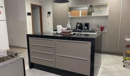 Linda casa com ótima área de lazer, pronta para morar.
