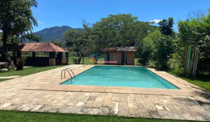 Sítio para Venda em Saquarema, Engenho Grande (Bacaxá), 5 dormitórios, 2 suítes, 2 banheiros, 5 vagas