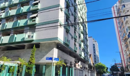 4 dormitórios, 2 suítes, 2 vagas, 202 m², 50m da Praia