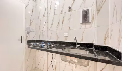 Sala Living dividida quarto/sala, reformada, garagem, elevador, Ponta da Praia