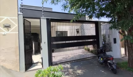Casa nova, moderna, pé direito alto. Jd São Francisco