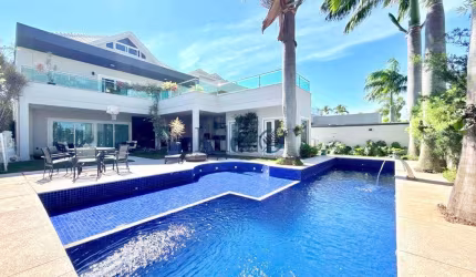 Casa à venda em Rio de Janeiro, Barra da Tijuca, com 5 suítes, com 700 m²
