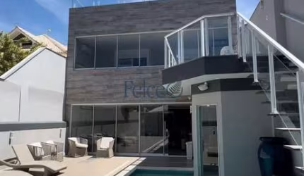 Casa Linda e Modernizada no Condomínio Rio Mar
