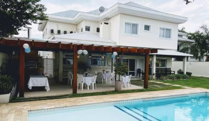 Casa à venda em Rio de Janeiro, Barra da Tijuca, com 5 suítes, com 650 m²