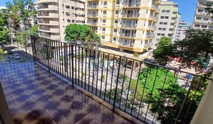 Vendo Apartamento na Freguesia , Rua Geminiano Góis 2 quartos mais dependência completa.