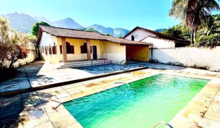 Venda casa em Jacarepaguá, VAZIA.