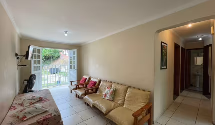 Apartamento com 02 dormitórios à 50 metros da orla.