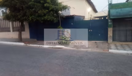 CASA COM EDICULA ALÉM PONTE