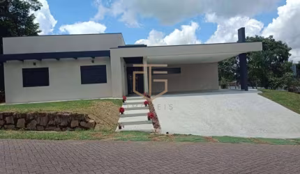 Casa à venda no Clube de Campo Valinhos – 3 Suítes, 320m² de conforto e qualidade de vida!