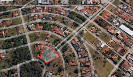 Área 3.227 m² Próximo a GO-060 com 8 lotes no Jd. Petrópolis