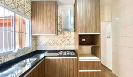 OPORTUNIDADE - Casa térrea com 3 dormitórios (1 suíte)