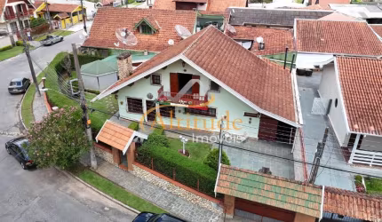 Casa mobiliada com 4 dormitórios e área gourmet na Nova Suíça
