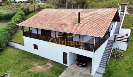 Casa de Campo com terreno amplo na região da Água Santa