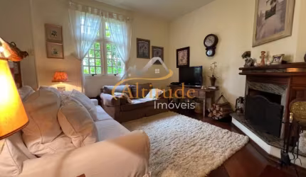 Clássico Apartamento Exclusivo a Poucos Passos do Centro de Capivari!