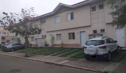 Sobrado à venda em condomínio no bairro de Interlagos.