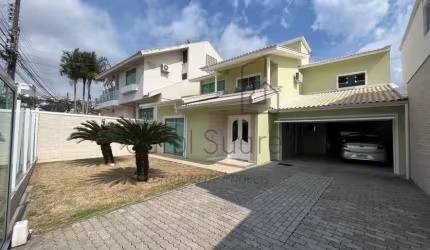 Casa com 4 dormitórios sendo 1 suíte master - Nossa Senhora do Rosário/São José
