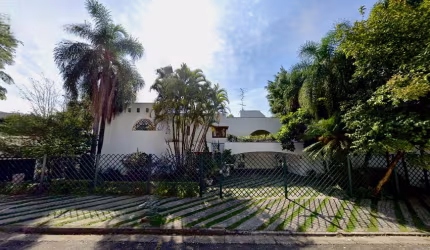 Mansão Exclusiva com 900m² Construídos no Jardim Guedala