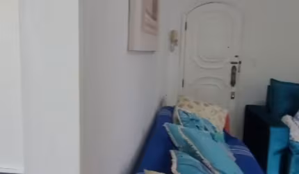Sala quarto a 100 metros praça Saens penna
