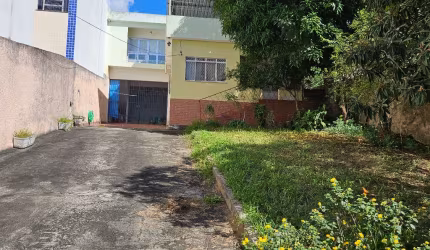 Bela casa em condomínio AMONPA com segurança