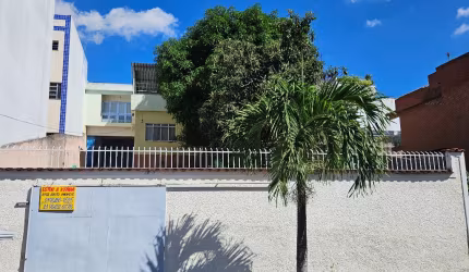 Bela casa em condomínio AMONPA com segurança