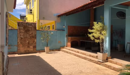 Linda casa ampla e aconchegante a venda