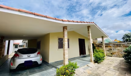 Casa Ampla à Venda em Ponta Negra – Natal/RN  Localização Privilegiada | 248m² de área construída | Escritura Pública | R$ 480.000,00