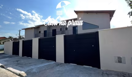Sobrado em condomínio à venda no bairro Pontal de Santa Marina em Caraguatatuba, SP - Conforto, privacidade e espaço para sua família!