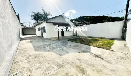 Casa de 2 dormitórios à Venda no bairro da Martim de Sá em Caraguatatuba, SP