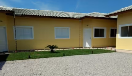 Casa em condomínio 2 dormitórios no Golfinho, Caraguatatuba SP