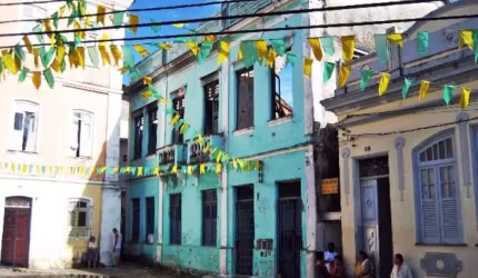Casarão em ruínas no Centro Antigo de Salvador, Largo da Palma, bairro  Mouraria