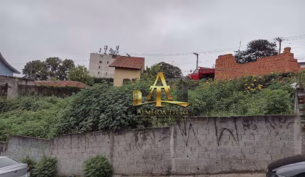 Terreno à venda em Carapicuíba, com ótima localização!