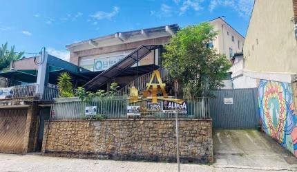 Casa com 3 dormitórios à venda, 400 m² por R$ 2.555.000,00 - Jardim dos Camargos - Barueri/SP