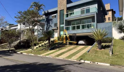 Casa com 03 dormitórios à venda, 356 m² por R$ 2.300.000 - Parque das Artes - Embu das Artes/SP