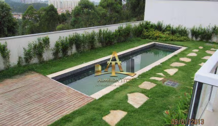 Casa para Locação com 592 m² - Tamboré 10 em Santana de Parnaíba - Confira!