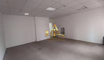 Sala para Locação com 46 m² por R$ 2.500/mês - Alphaville Industrial em Barueri/SP.