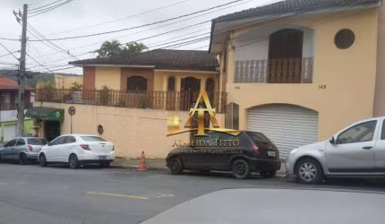 Casa no Centro de Barueri com 2 suítes + ponto comercial -à venda, por R$ 1.400.000,00
