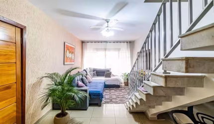 Casa à venda com 122m², 3 quartos e 1 vaga