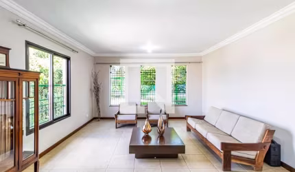 Casa de Luxo à venda com 450m², 4 quartos e 4 vagas
