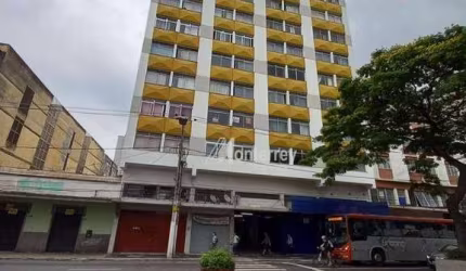 Apartamento com 1 dormitório para alugar, 50 m² por R$ 1.122,16/mês - Centro - Juiz de Fora/MG