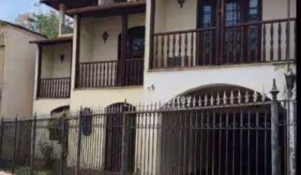 Casa com 3 dormitórios à venda por R$ 699.000 - Santa Cecília - Juiz de Fora/MG