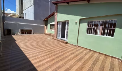 CASA PARA ALUGAR COM 3 DORMITÓRIOS NO JARDIM PROENÇA EM CAMPINAS/SP