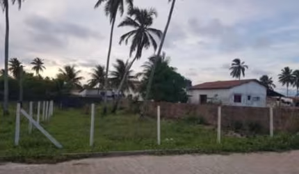 Terreno à 2 quadras do Mar de Lucena - na praia de Camaçari